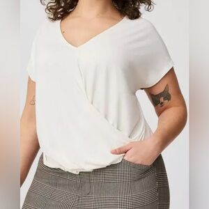 Torrid Size 4(4X)(26) Sandwash Jersey V-Neck Twisted Hi-Lo Blouse Cream White